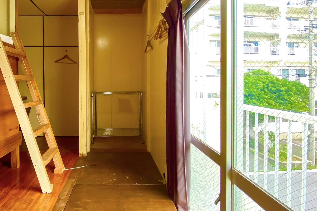 Twin Room,Unisex,Non Smoking | Desk, free WiFi, bed sheets