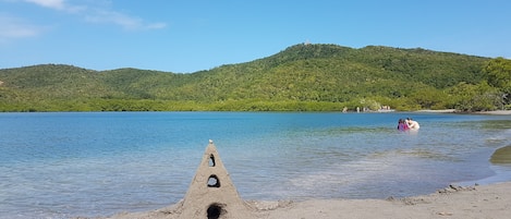 靠近海滩