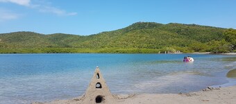 Villa T4 feet in the water Tartane la caravelle Martinique wifi, free kayak