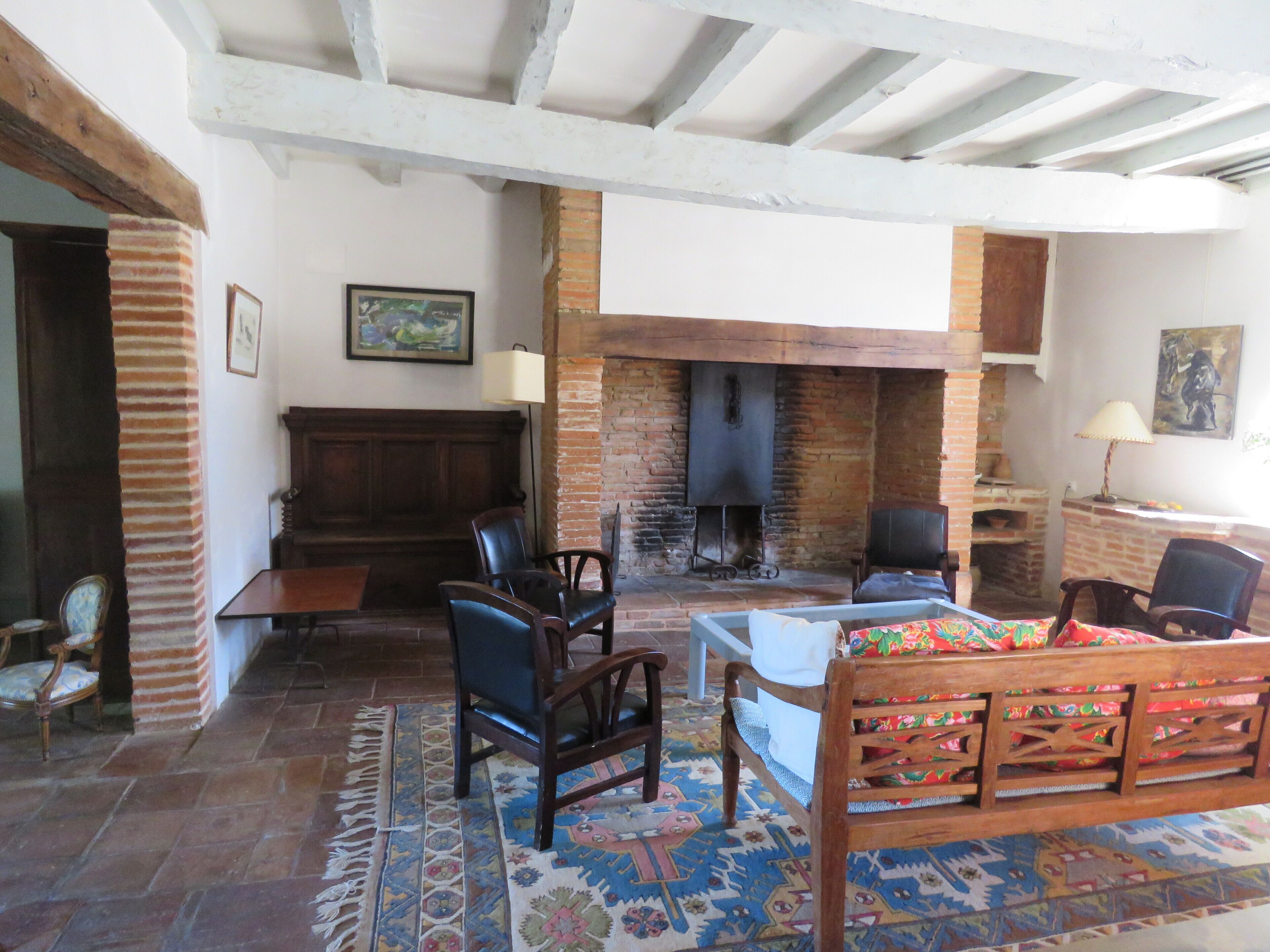 Authenticity, Atmosphere  Peace at 25 min from Toulouse