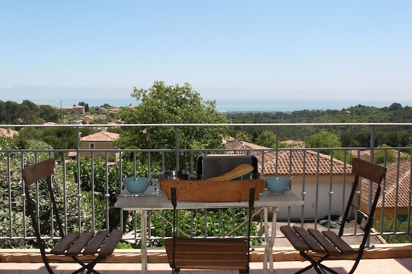 Petit Dejeuner Avec Vue Mer Panoramique