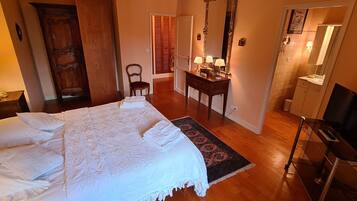 2 chambres, fer et planche Ă repasser, Wi-Fi gratuit, draps fournis