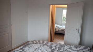 5 Schlafzimmer, Bügeleisen/Bügelbrett, Reisekinderbett, kostenloses WLAN