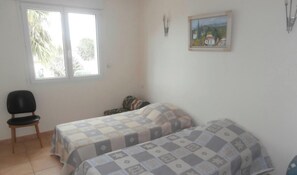 3 bedrooms, iron/ironing board, WiFi