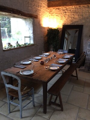 Dining - Le Colombier Guesthouse (Concriers)
