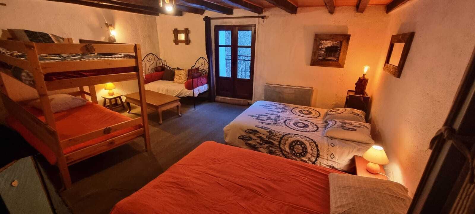 2 chambres, fer et planche à repasser, Wi-Fi gratuit