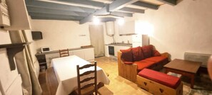 Televisio, kirjoja, stereot