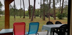 Outdoor dining - Cottage of 25 m2 with sheltered terrace (Léon)