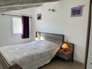 1 bedroom, iron/ironing board, WiFi