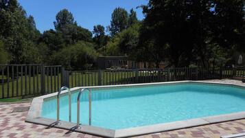 Piscine extérieure, piscine chauffée