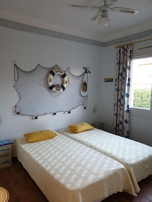 2 chambres, fer et planche à repasser, lit parapluie, Wi-Fi gratuit