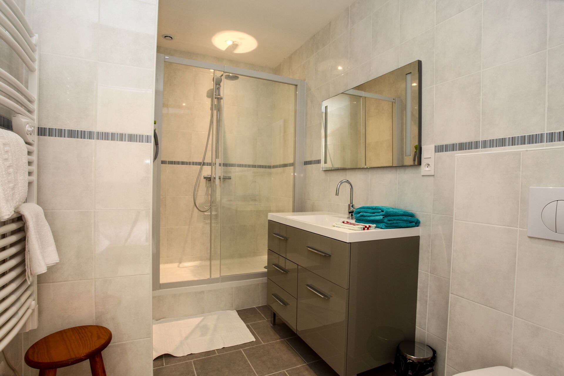 8 km from Sarlat, in the countryside, 2 guest rooms in a restored barn.