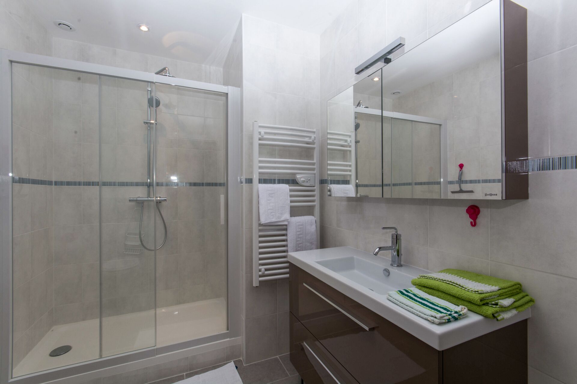 8 km from Sarlat, in the countryside, 2 guest rooms in a restored barn.