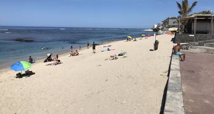 REVE AUSTRAL T2D by the lagoon 60m2 terrace 180° sea view