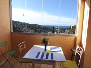 Dining - Apartment-villa 2-3 P + 1 mezzanine / sea view in quiet wooded & Residence  (Roquebrune-Sur-Argens)