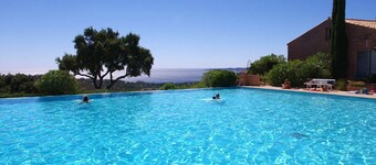Apartment-villa 2-3 P + 1 mezzanine / sea view in quiet wooded & Residence 