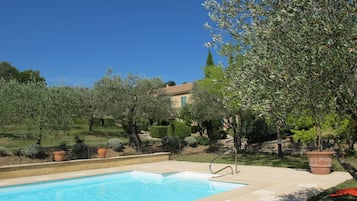 Piscine extérieure, piscine chauffée