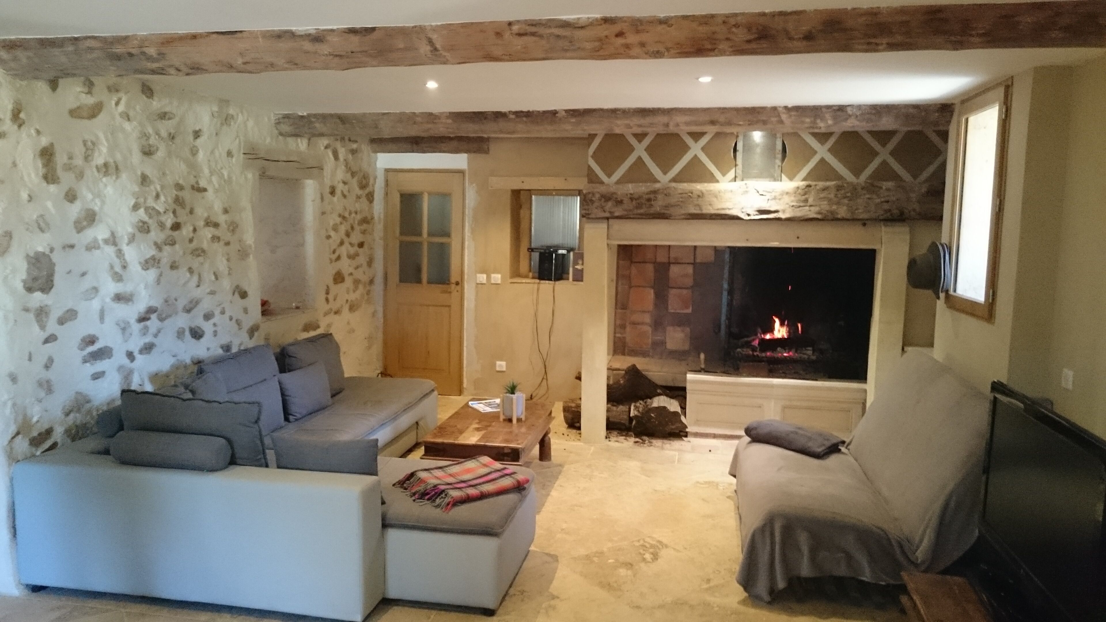 Provencal country house on 200 hectare estate