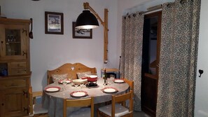 Dining - Apartment 3 *** 6 persons, living room / kitchen, 2 bedrooms, view, garage. La Clusaz (La Clusaz)