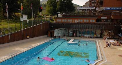 Kaksipuolinen T4 - 64 M2 8 s. 3 makuuhuonetta, 2 kylpyhuonetta rinteiden peruskorjattu-2017