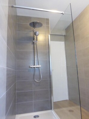 Badewanne, Haartrockner