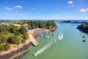 Marina - Les Gîtes de Pen Vraz ***, Nature ZEN 5 minutes from the coastal paths (Plougoumelen)