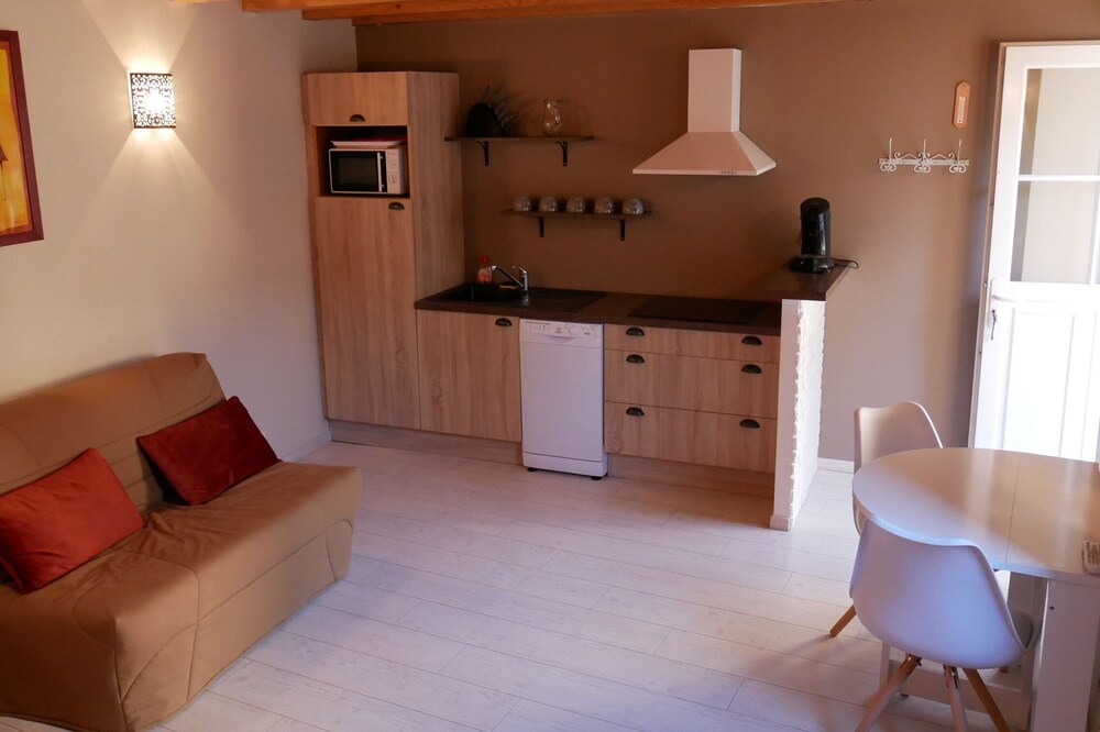 Gite in Lanas for 2 people 100m from the Ardèche river