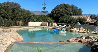 Maison L'Olivier avec piscine pour 4/6 pers