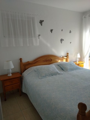 1 chambre, fer et planche à repasser, Wi-Fi gratuit, draps fournis