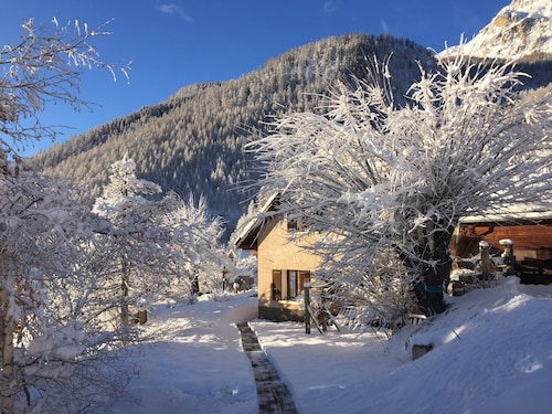 Erdgeschosswohnung im Einzelhaus