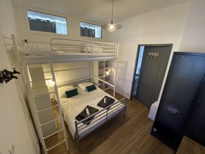 3 bedrooms, iron/ironing board, travel crib, free WiFi