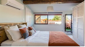 2 bedrooms, iron/ironing board, travel cot, WiFi