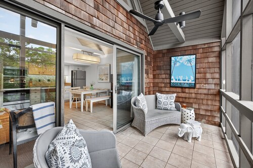 Ideal Weekend Getaway! Only 200 Yards to Beach, Popular East Beach Area!