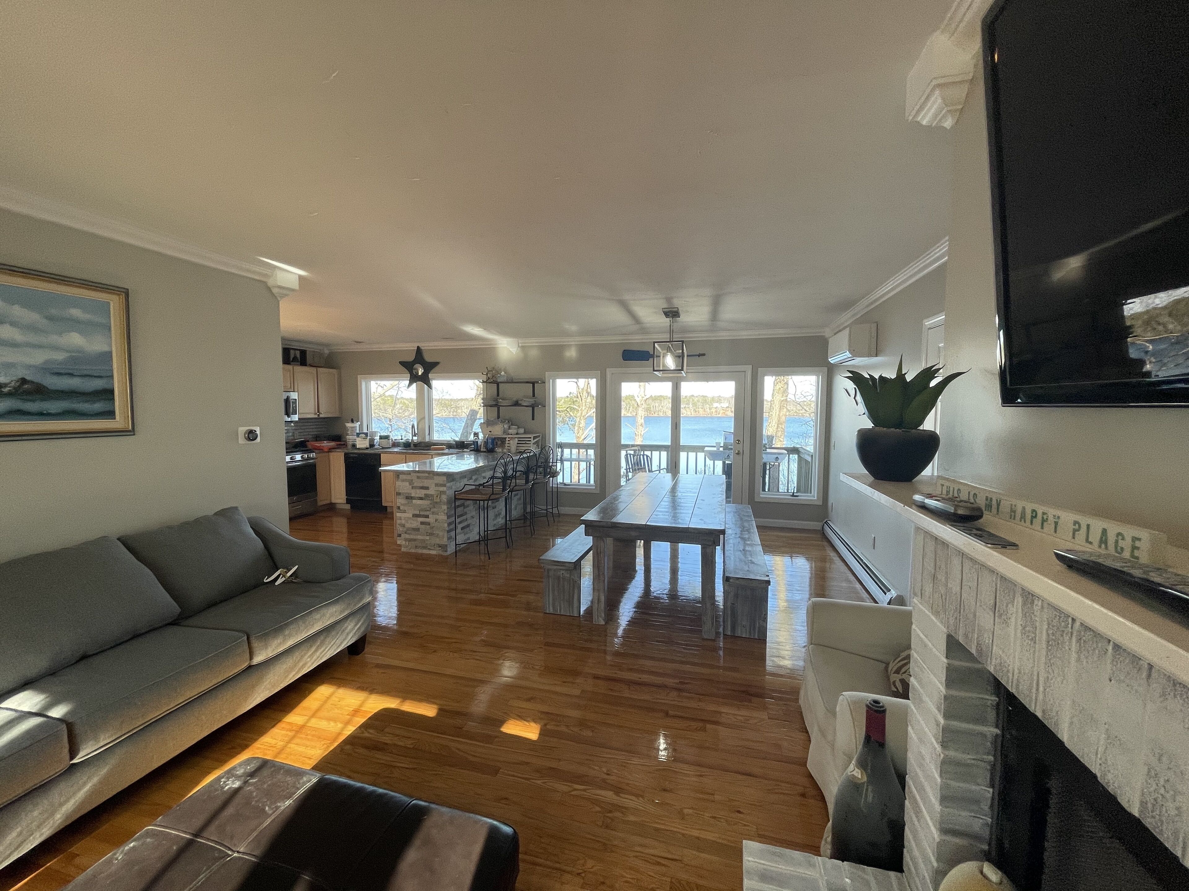 Stunning Lake Front House with Private Beach