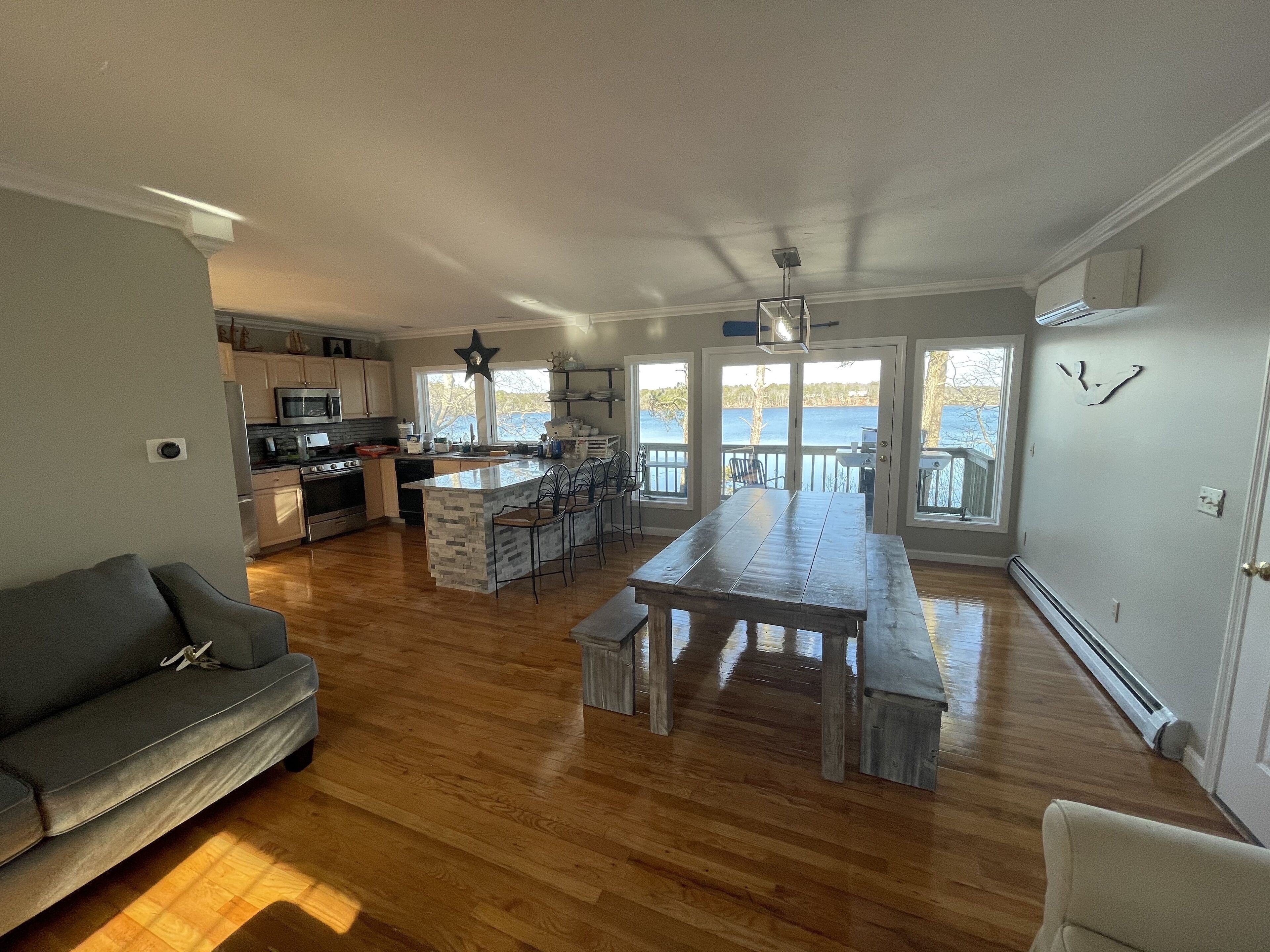 Stunning Lake Front House with Private Beach