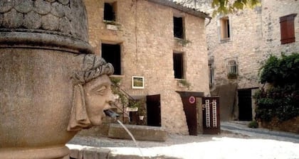 Villa Tout confort, entiÚrement climatisée, avec piscine privée chauffée.