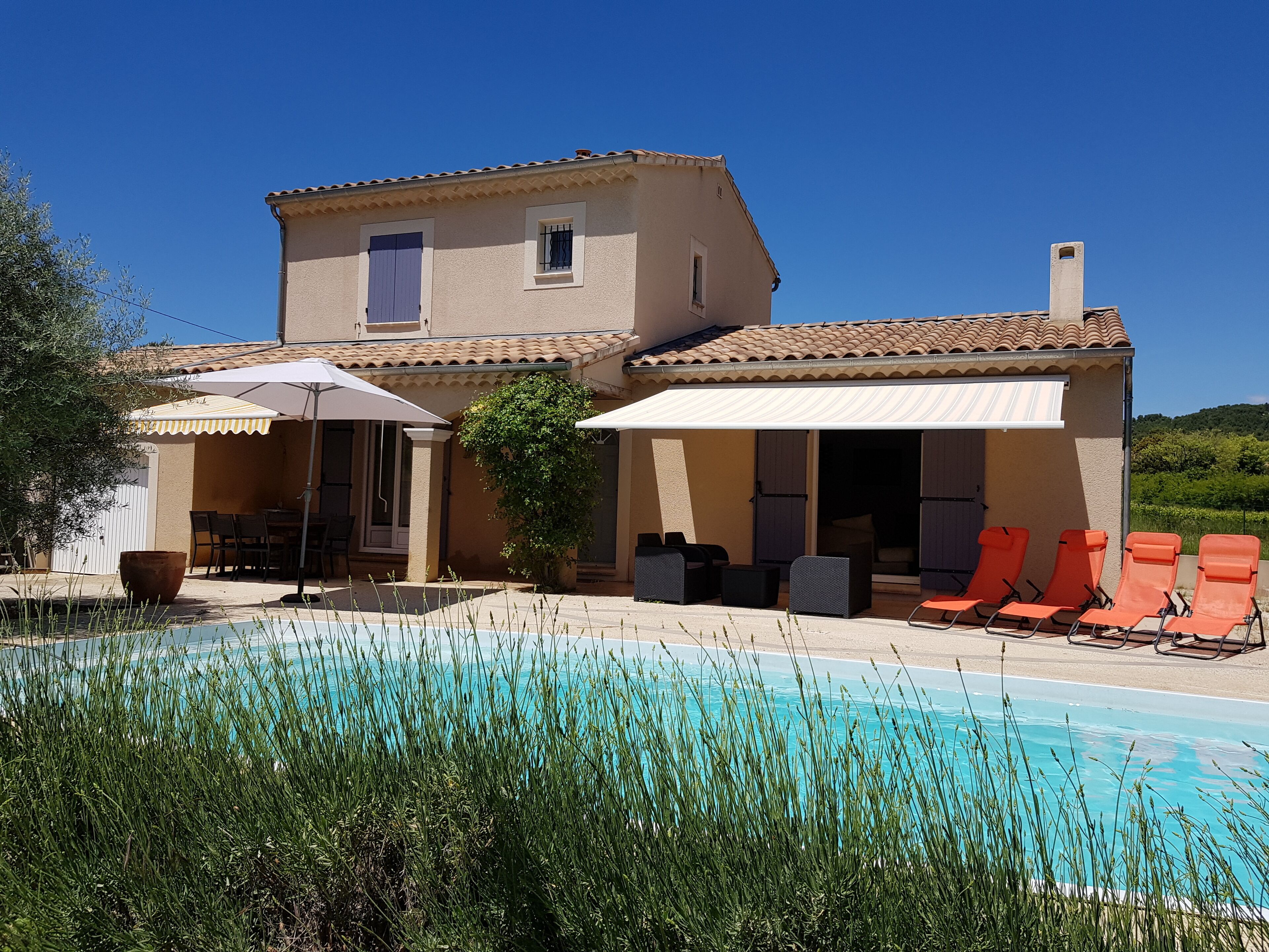 Piscine extérieure, piscine chauffée