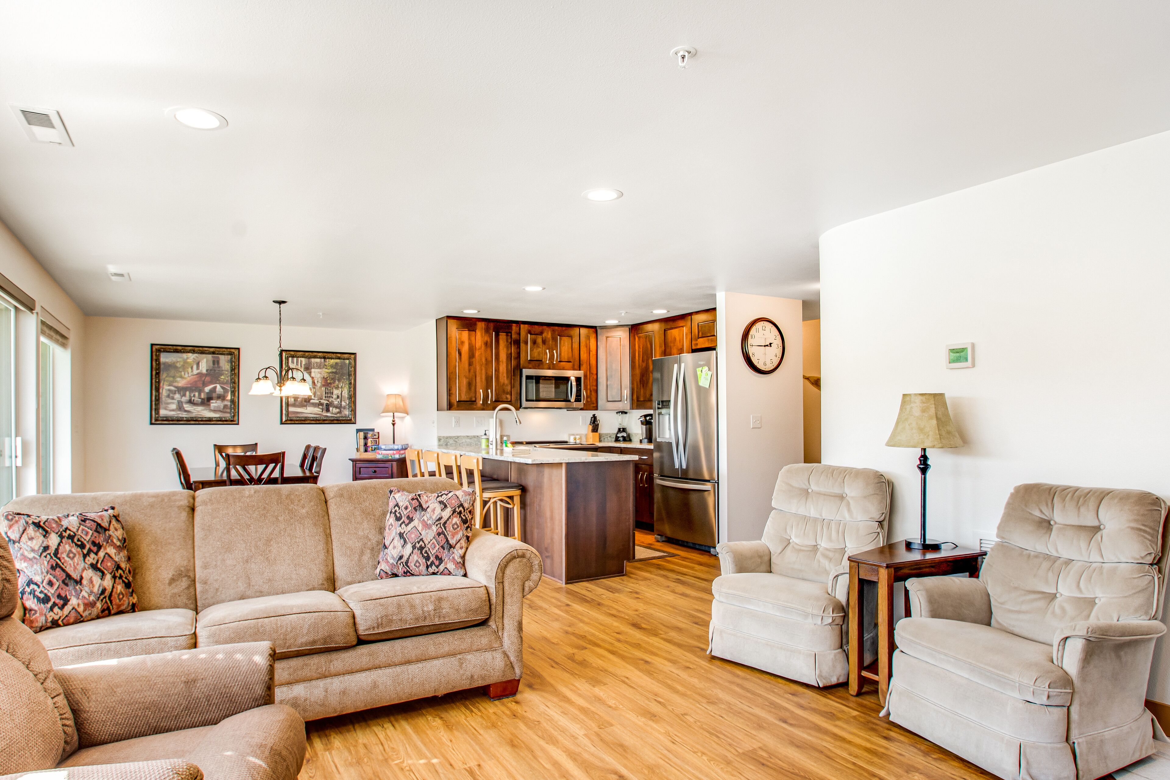 Spacious condo with pool - across from Don Morse City Park & lake access