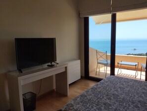 4 chambres, fer et planche à repasser, lit parapluie, Wi-Fi gratuit