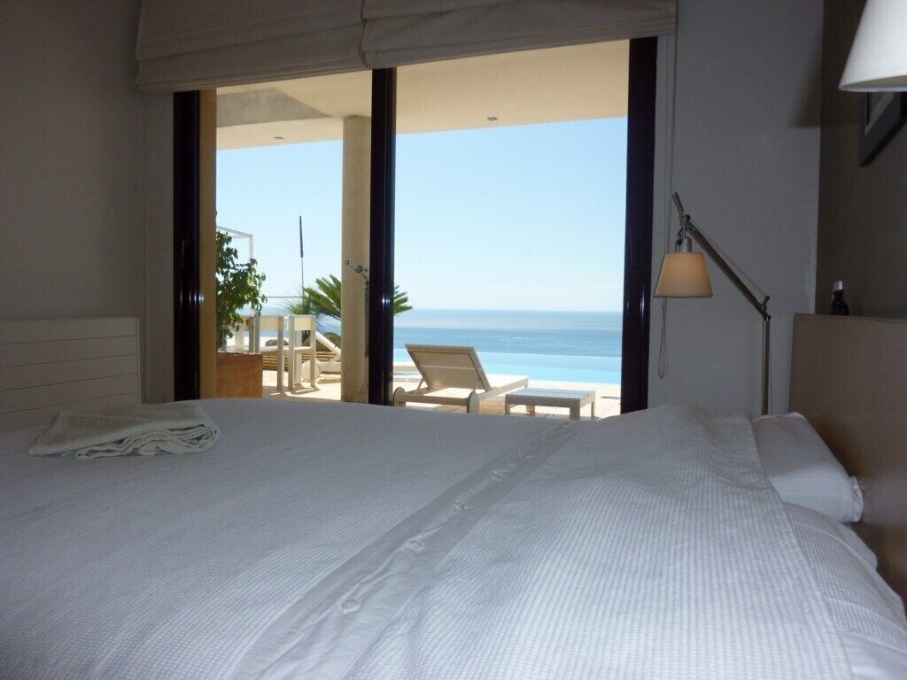 4 slaapkamers, een strijkplank/strijkijzer, reisbedje, gratis wifi