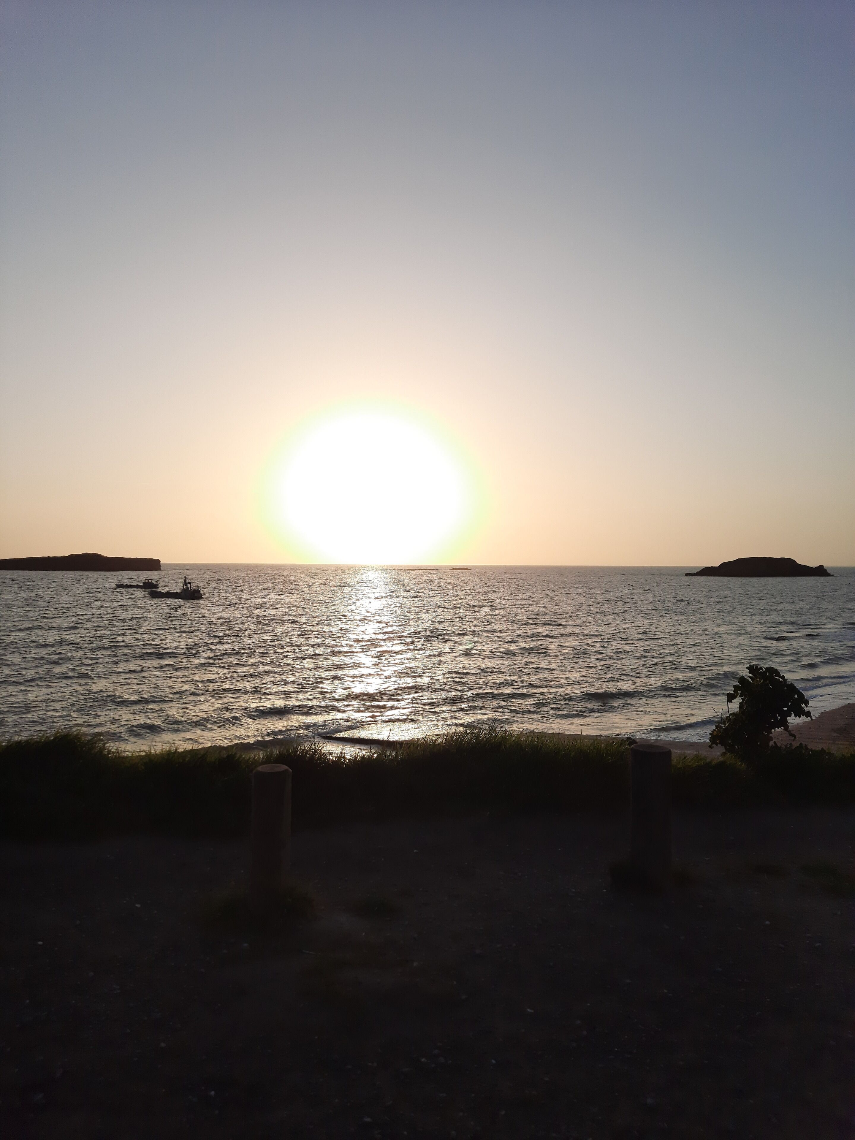 Large house 300m from the large beach of Pont-Mahé