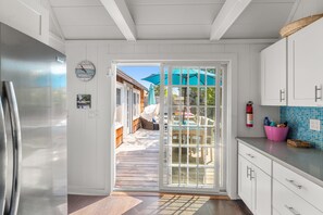 Interior - Spacious beach cottage with private pool, hot tub, outdoor area & amazing suite (Ocean Bay Park)