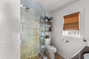 Hair dryer, towels - Spacious beach cottage with private pool, hot tub, outdoor area & amazing suite (Ocean Bay Park)
