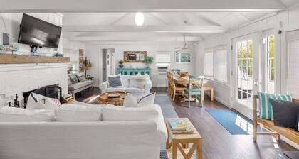 Spacious beach cottage with private pool, hot tub, outdoor area & amazing suite