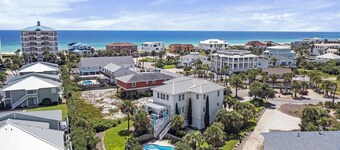 Château naufragé | Vue sur la plage et le port | Htd Pool | Plage privée | Jeux