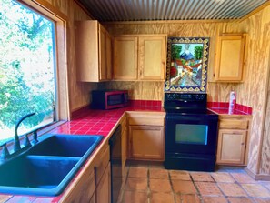 Fridge, microwave, oven, stovetop - Waterfall, Pool, Cabana, Party Pavilion, Kayaks, King Beds, Tropical Oasis! (Concan)