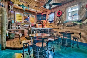 Bar (on property) - 6BR Beach Views and Private Pool, Free Tiki Cruise (Destin)