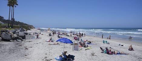 Camastros y toallas de playa