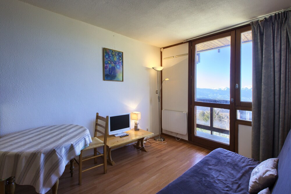 Bright Studio in Font-Romeu View of the Pyrenees SKI Spa