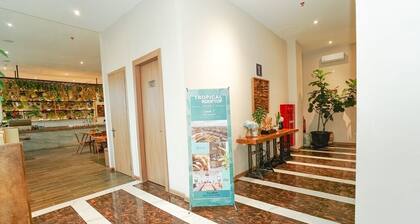 Deli Hotel